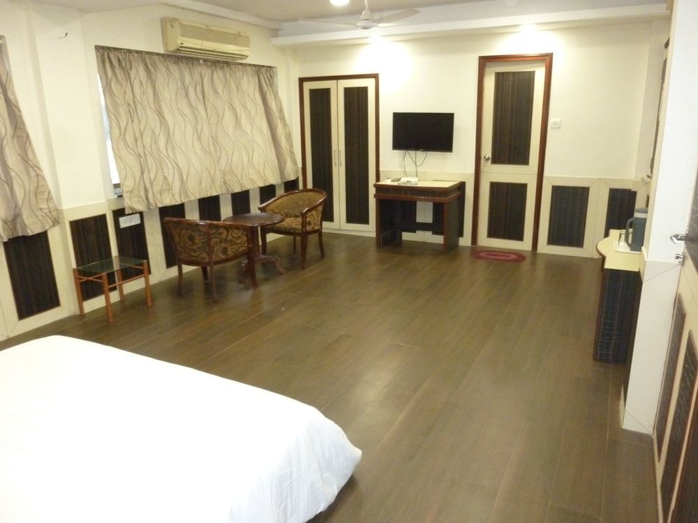 Hotel City Point Dadar Мумбаи Экстерьер фото