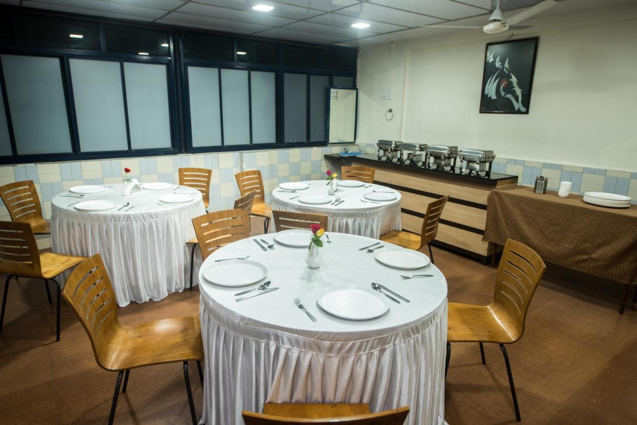 Hotel City Point Dadar Мумбаи Экстерьер фото