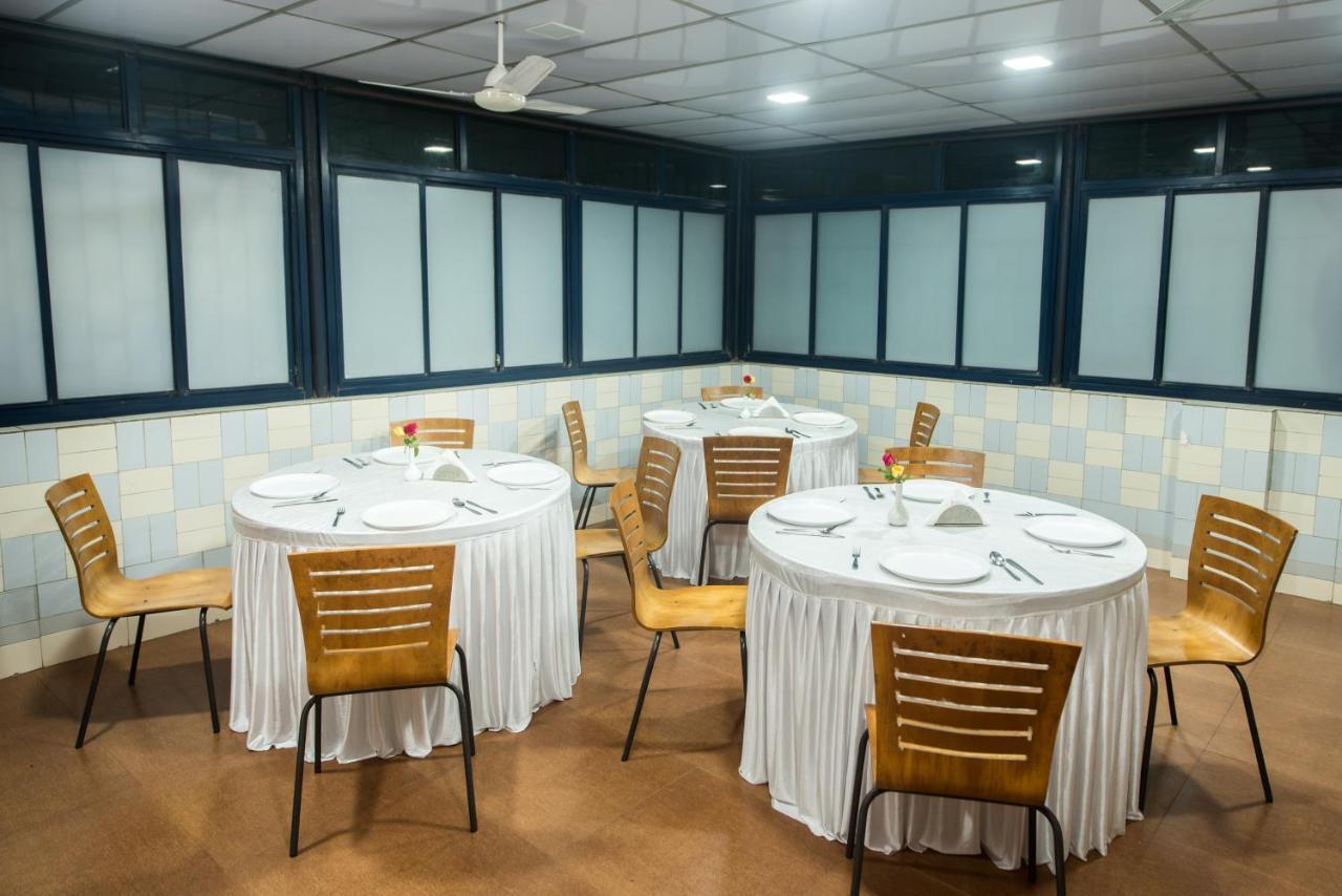 Hotel City Point Dadar Мумбаи Экстерьер фото