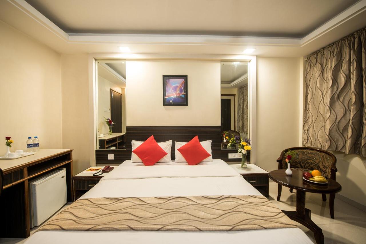 Hotel City Point Dadar Мумбаи Экстерьер фото