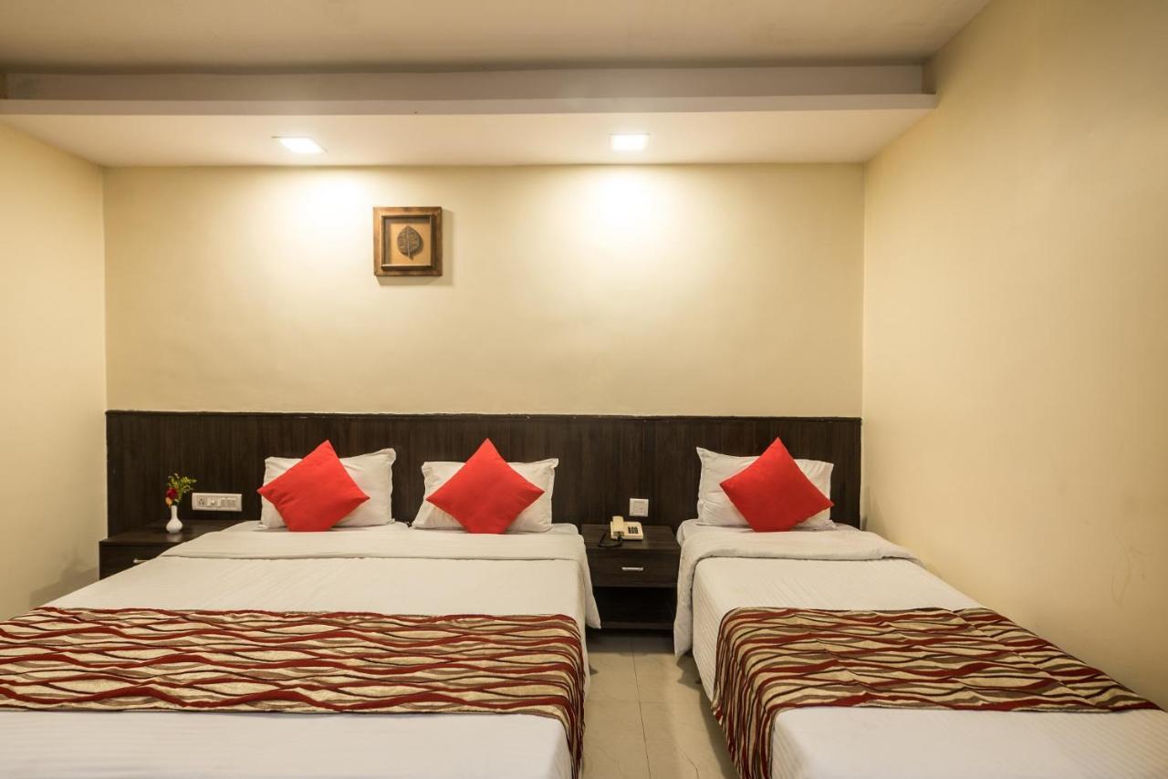 Hotel City Point Dadar Мумбаи Экстерьер фото
